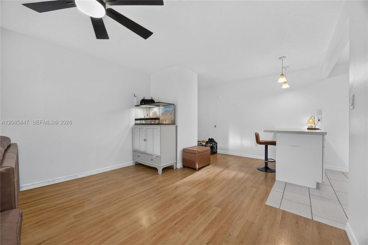 5767 Washington St, Unit F22, Hollywood, FL 33023 Photo