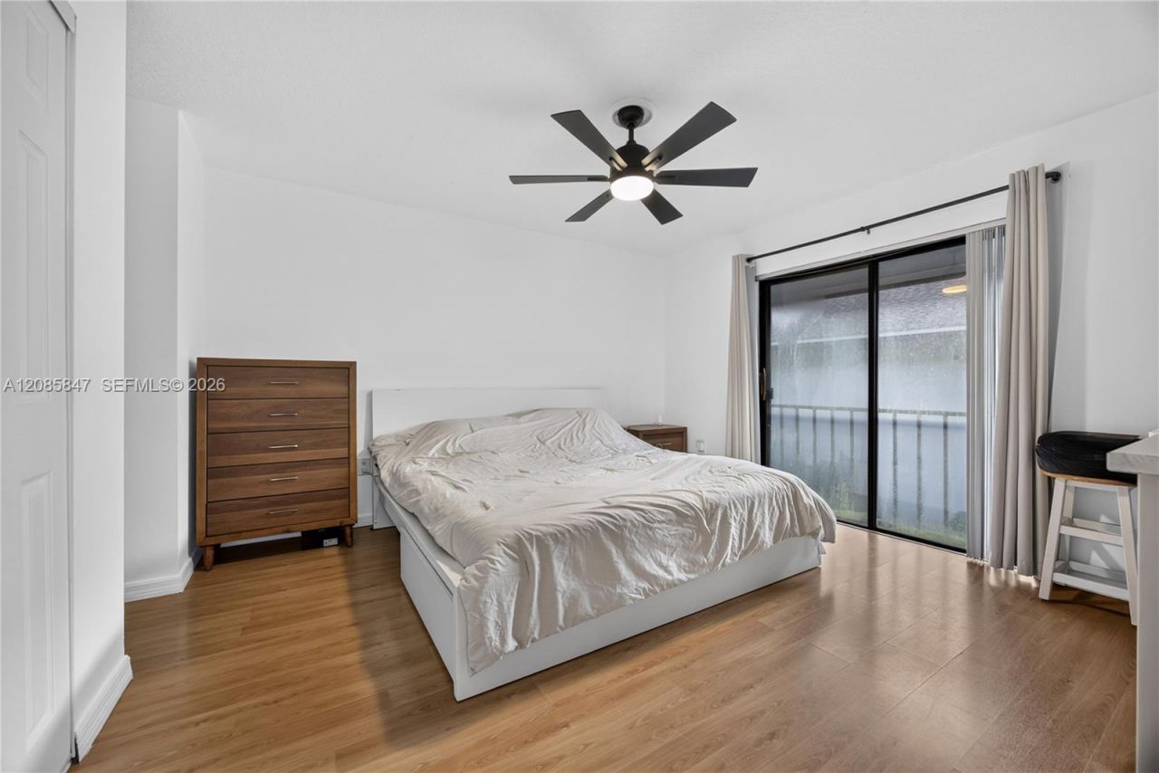 5767 Washington St, Unit F22, Hollywood, FL 33023 Photo