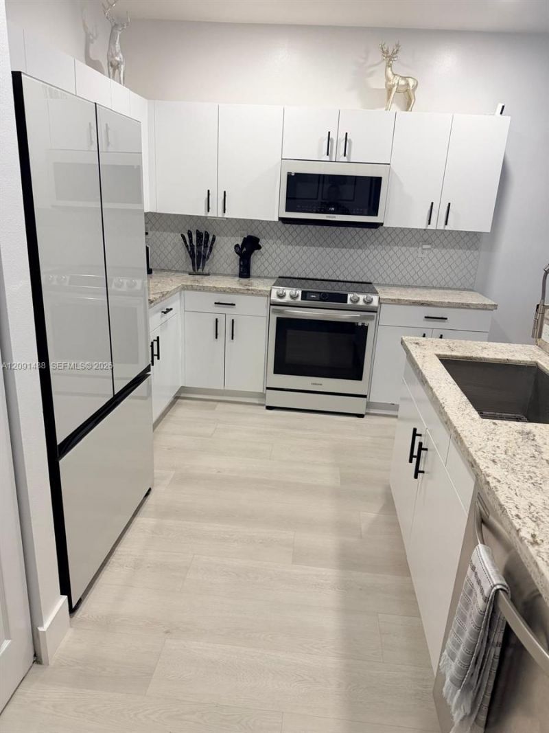 1022 NE 42nd Ter, Unit n/a, Homestead, FL 33033 Photo