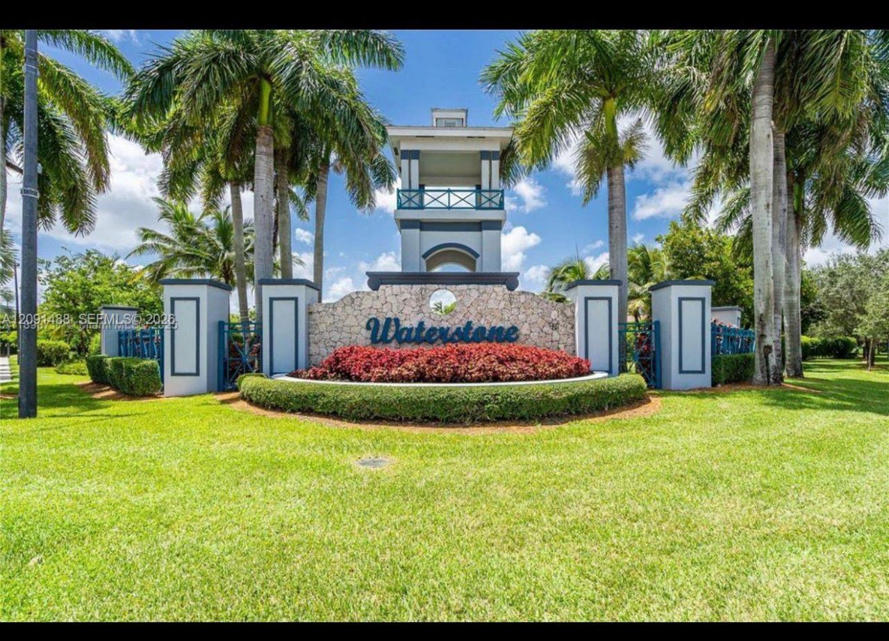 1022 NE 42nd Ter, Unit n/a, Homestead, FL 33033 Photo