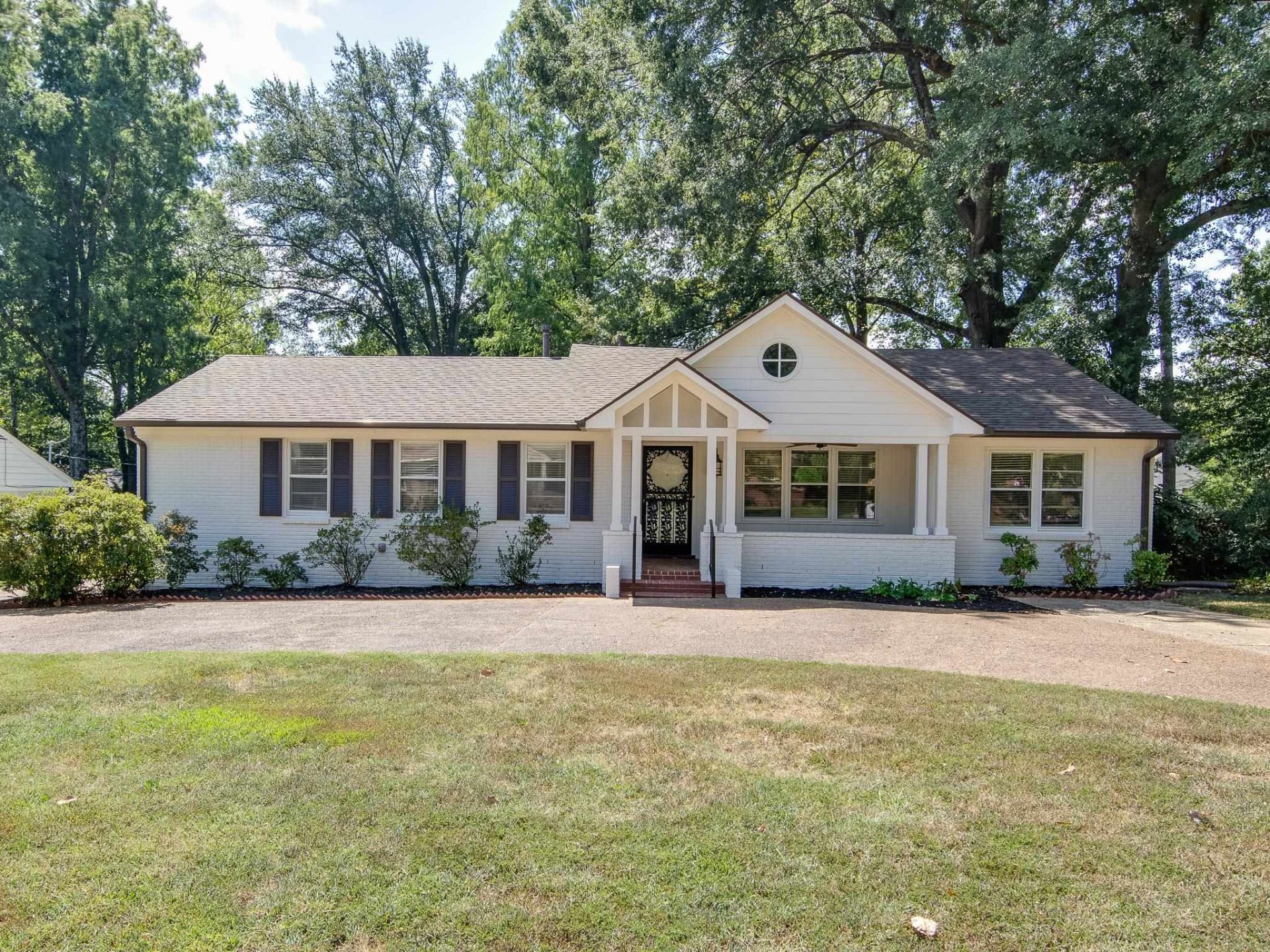 4935 Robindale Ln, Memphis, TN 38117 Main Photo