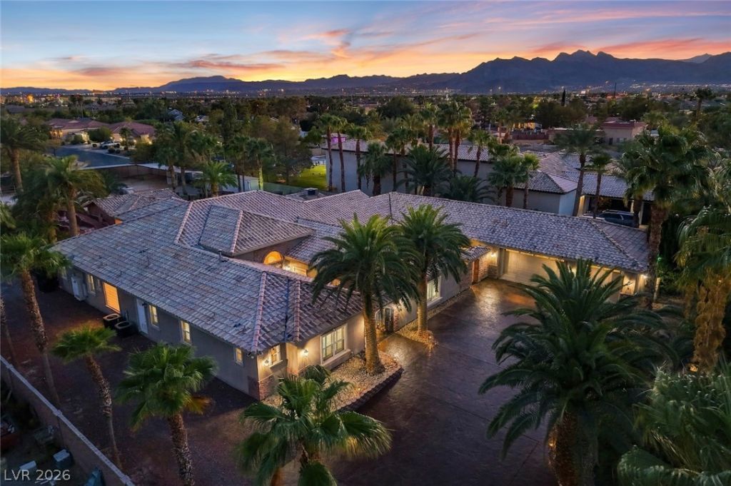 6625 W El Campo Grande Avenue, Las Vegas, NV 89130