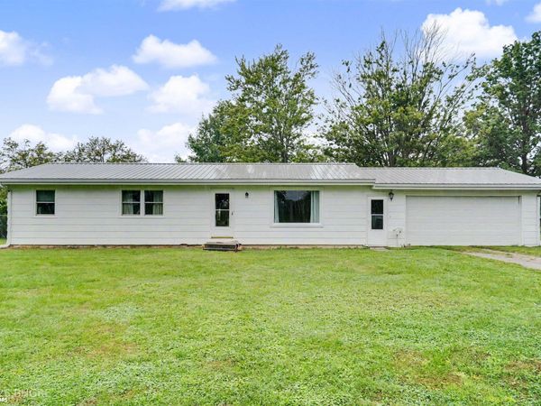 813 S Prairie Street, Russell, IA 50238