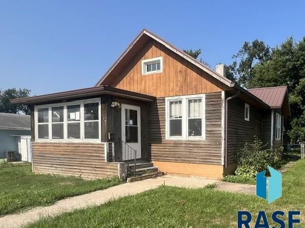 507 N Dakota St, Canton, SD 57013
