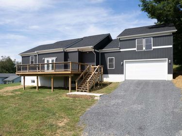 393 Viola Road, Fairmont, WV 26554