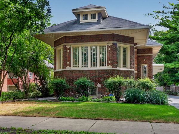 626 N Taylor Avenue , Oak Park, IL 60302