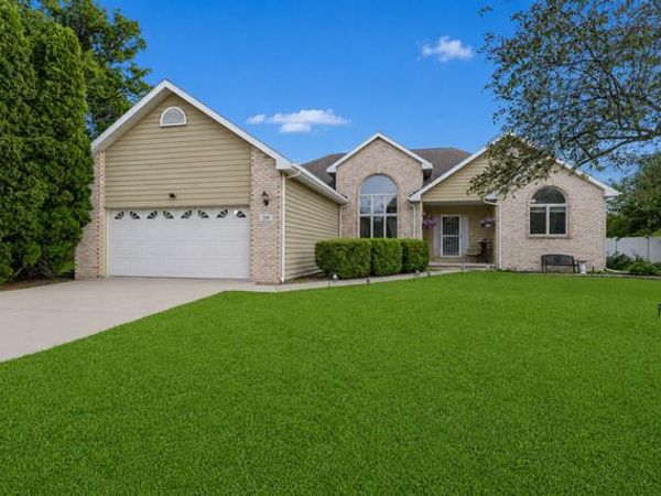 219 Greenbriar Lane, Bourbonnais, IL 60914