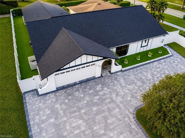 902 SE 21st ST , CAPE CORAL, FL 33990