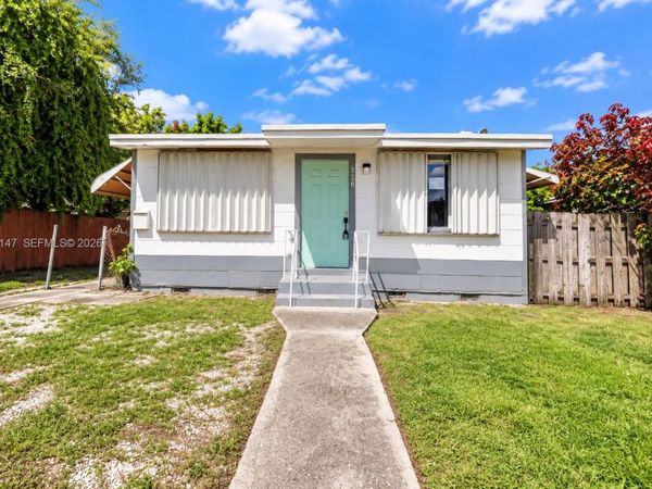 526 NW 44th Ave , Miami, FL 33126