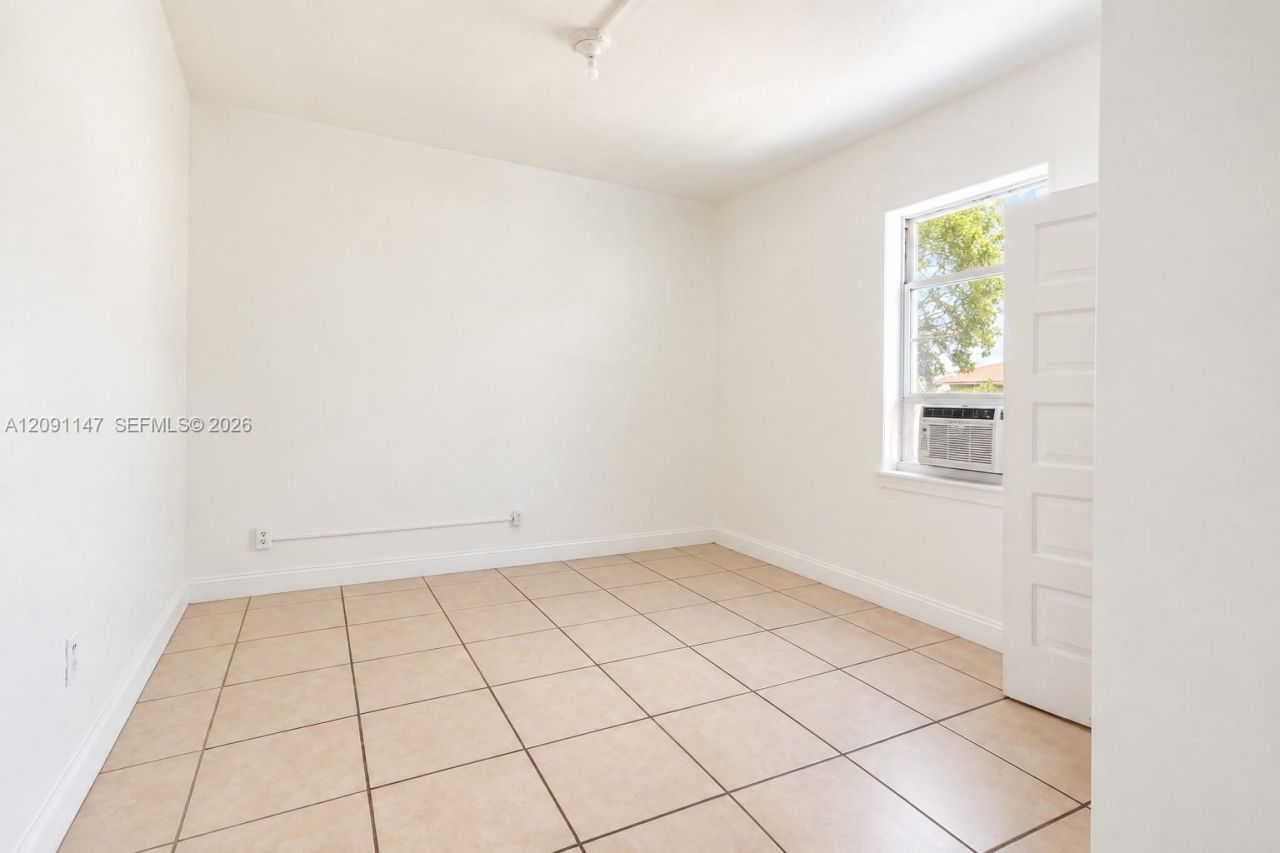 526 NW 44th Ave , Miami, FL 33126 Photo