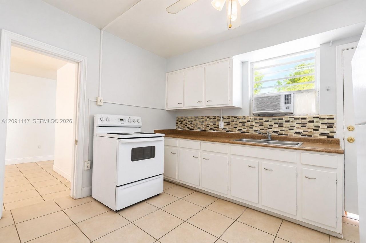 526 NW 44th Ave , Miami, FL 33126 Photo
