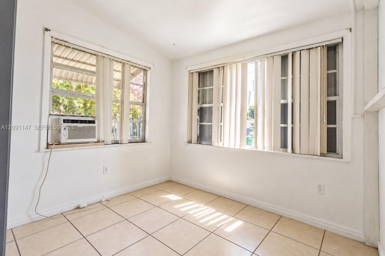 526 NW 44th Ave , Miami, FL 33126 Photo