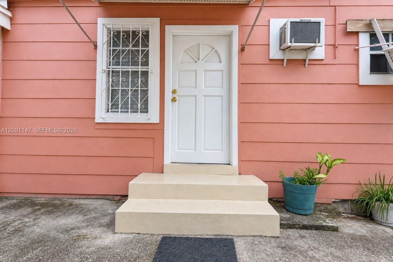 526 NW 44th Ave , Miami, FL 33126 Photo