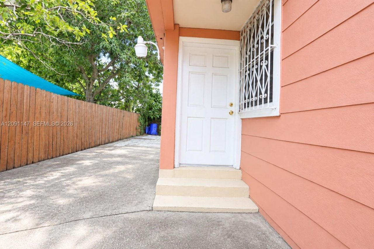 526 NW 44th Ave , Miami, FL 33126 Photo