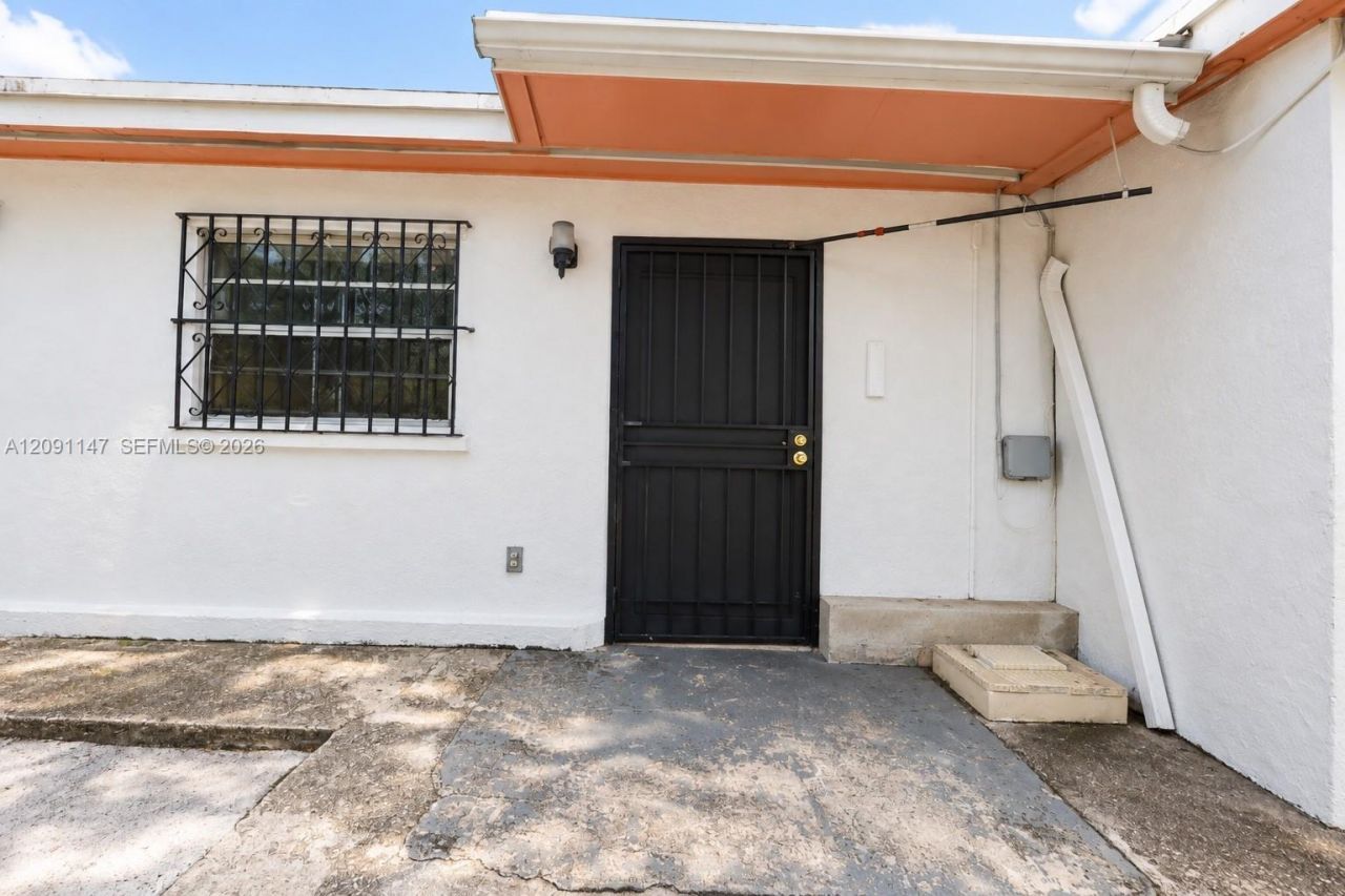 526 NW 44th Ave , Miami, FL 33126 Photo