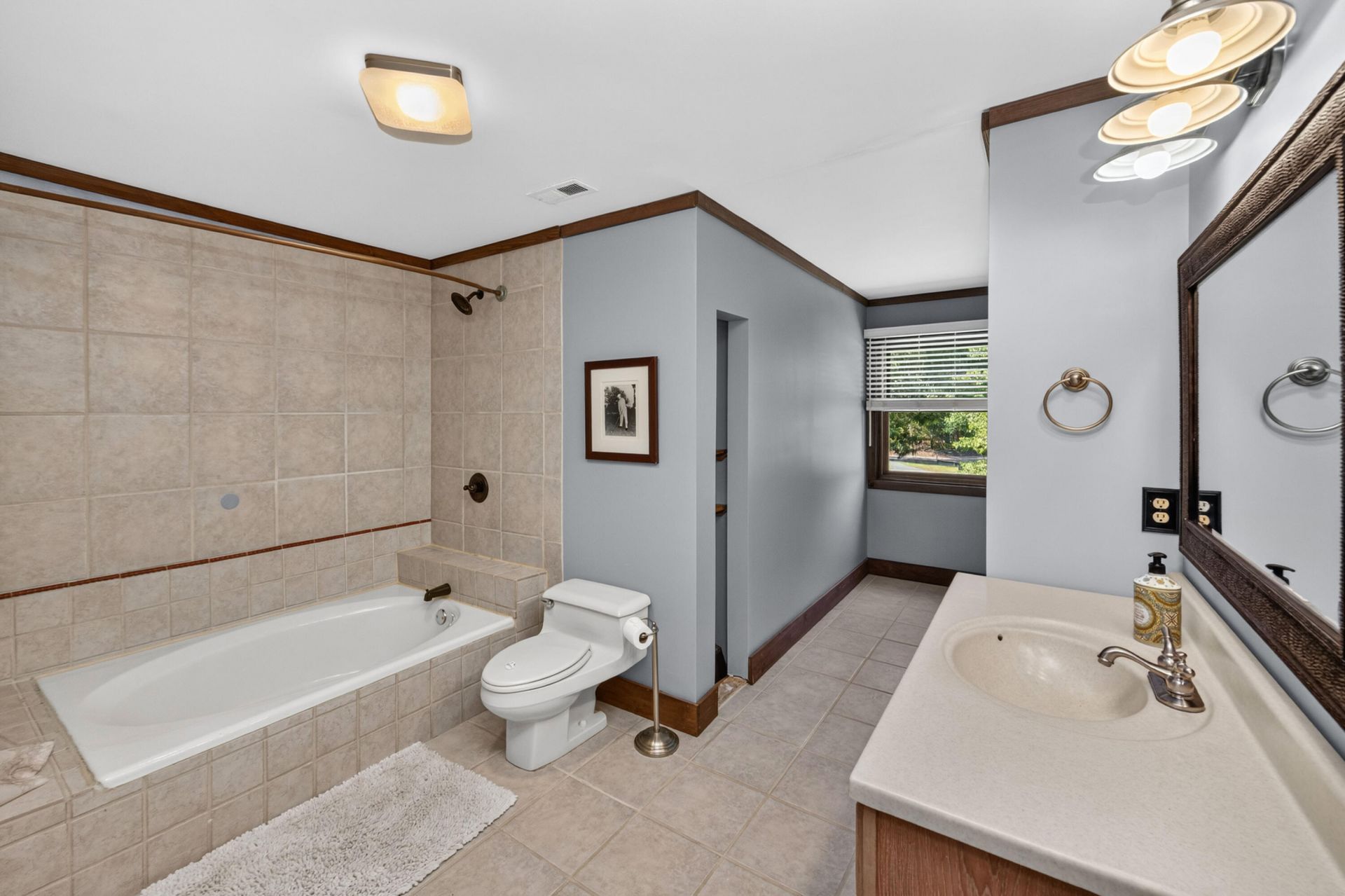 1084 Farnum Road Photo 44