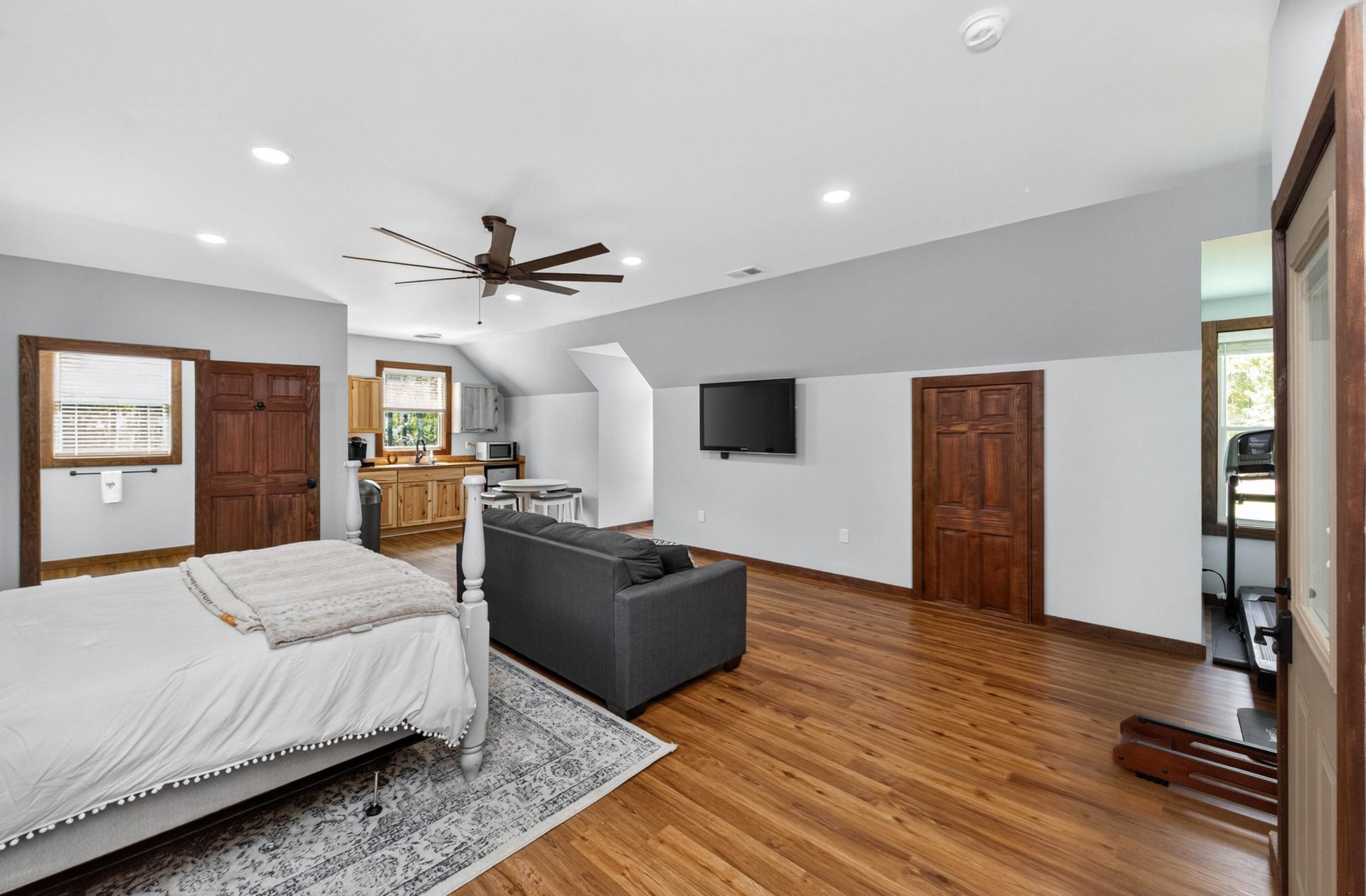 1084 Farnum Road Photo 51