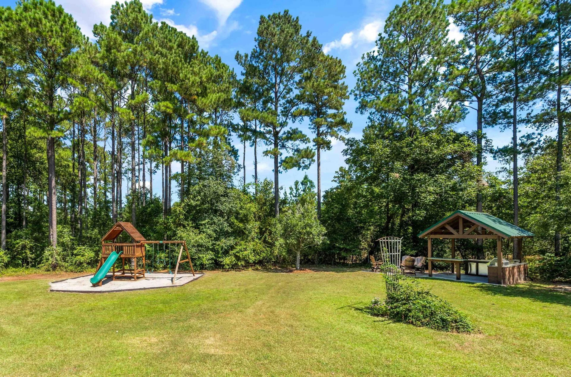 1084 Farnum Road Photo 58