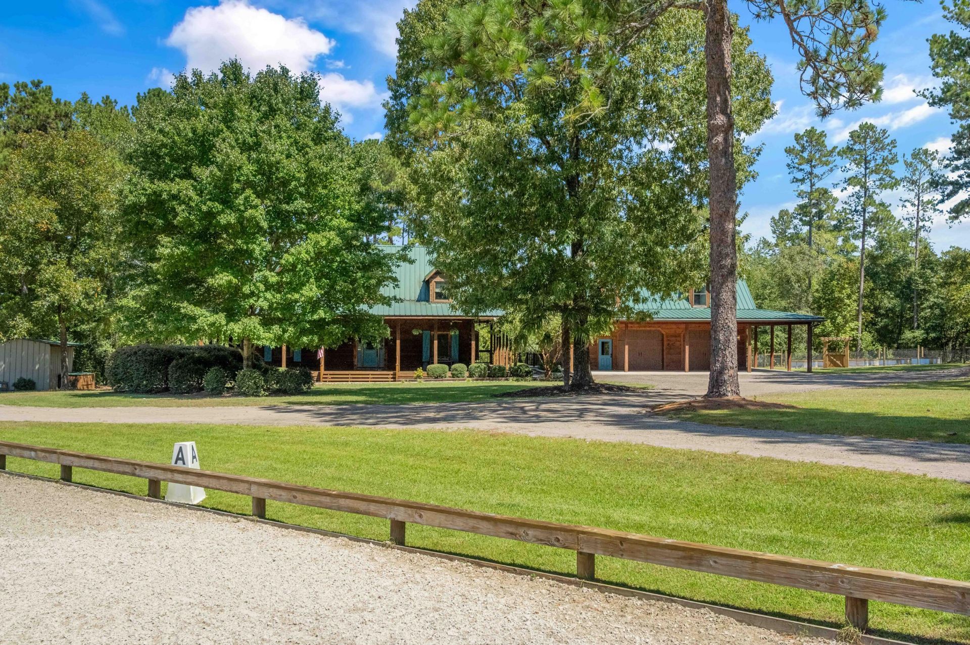 1084 Farnum Road Photo 75