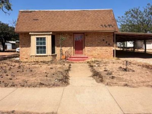 628 W Lake Drive, Hamlin, TX 79520