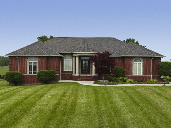 260 Stone Trace Court , Bowling Green, KY 42122