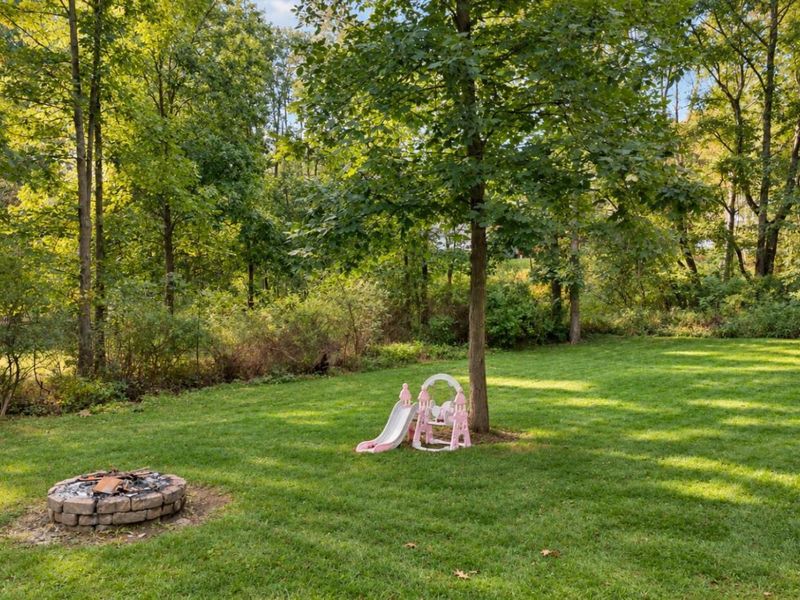 370 Valleyridge Drive , Howard, OH 43028 Photo 7