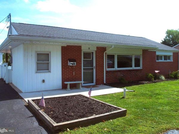 8 LAUREL LANE, PLYMOUTH MEETING, PA 19462
