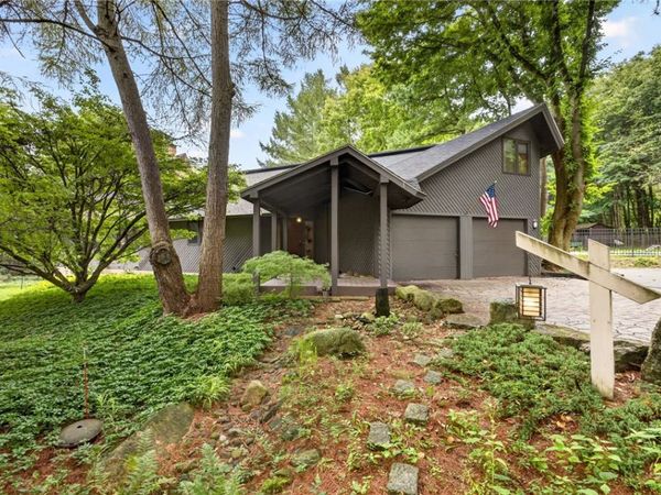 1551 Cranberry Pond Trl, Victor, NY 14564
