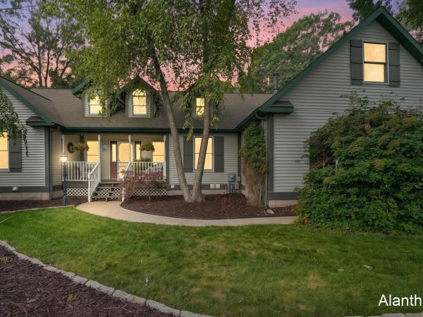 18443 Iroquois Drive, Spring Lake, MI 49456