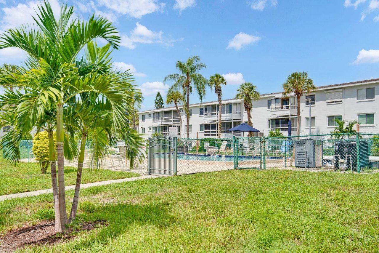 5853 Palm Lane, Unit B7, Bradenton, FL 34207 Photo