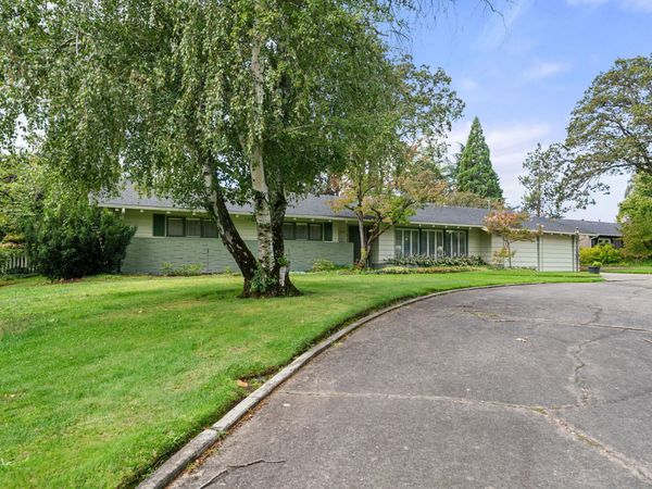 2232 Siskiyou Boulevard, Medford, OR 97504