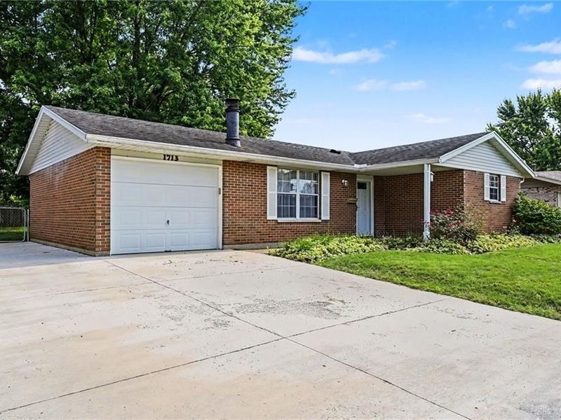1713 Gayhart Drive, Xenia, OH 45385 Photo 3