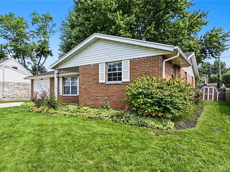1713 Gayhart Drive, Xenia, OH 45385 Photo 4