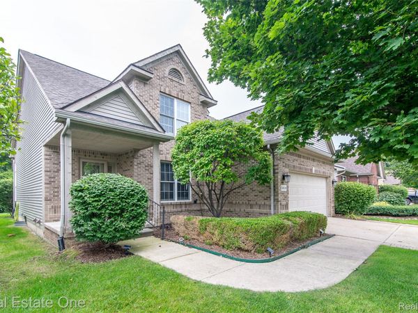 5808 Windstar Circle, Waterford Township, Mi 48327