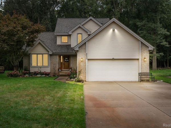 9533 Chaumont Drive, Commerce Township, Mi 48382