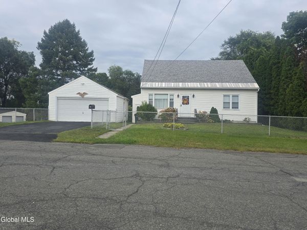 31 Breslin Avenue, Cohoes, NY 12047