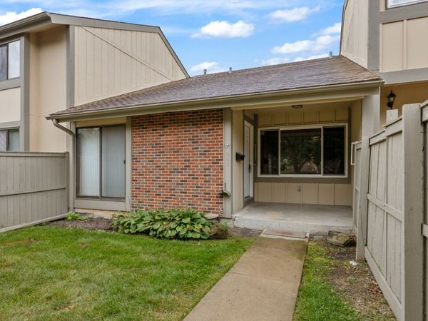 663 Acadia Bay , Unit 663, Roselle, IL 60172