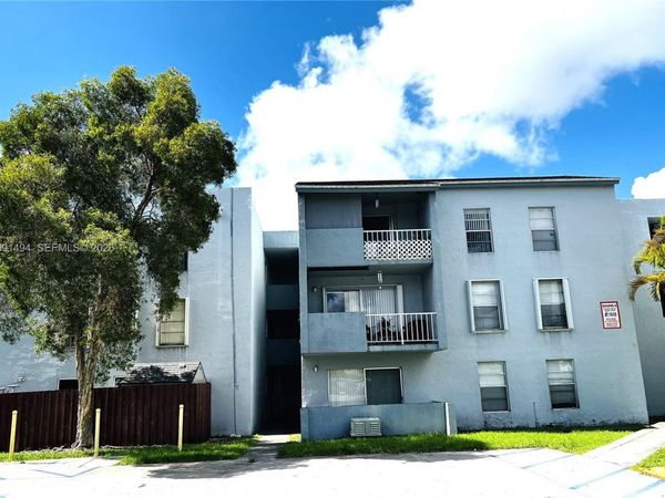 6195 W 18th Ave , Unit G214, Hialeah, FL 33012