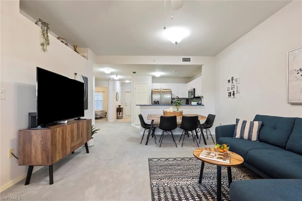4450 Botanical Place Cir , Unit 303, Naples, FL 34112 Photo