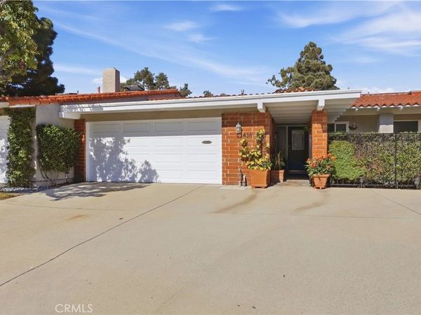 438 Vista Parada, Newport Beach, CA 92660