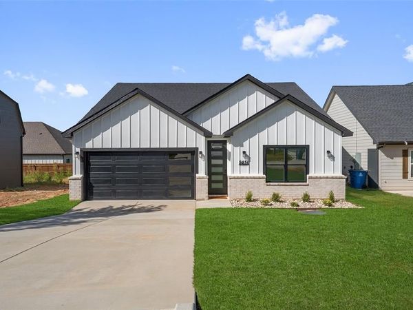 5614 San Jacinto Drive, Granbury, TX 76048