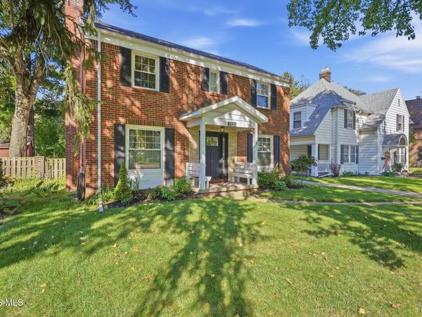 2221 Densmore Drive, Toledo, OH 43606