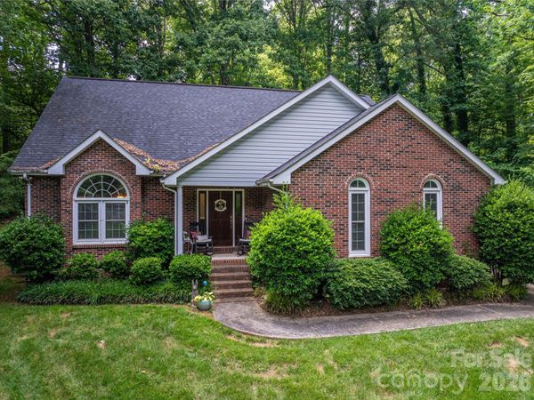 645 Deerfield Drive , Mount Holly, NC 28120