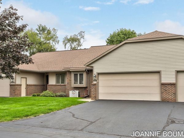 1963 Lakeview Drive, Zeeland, MI 49464