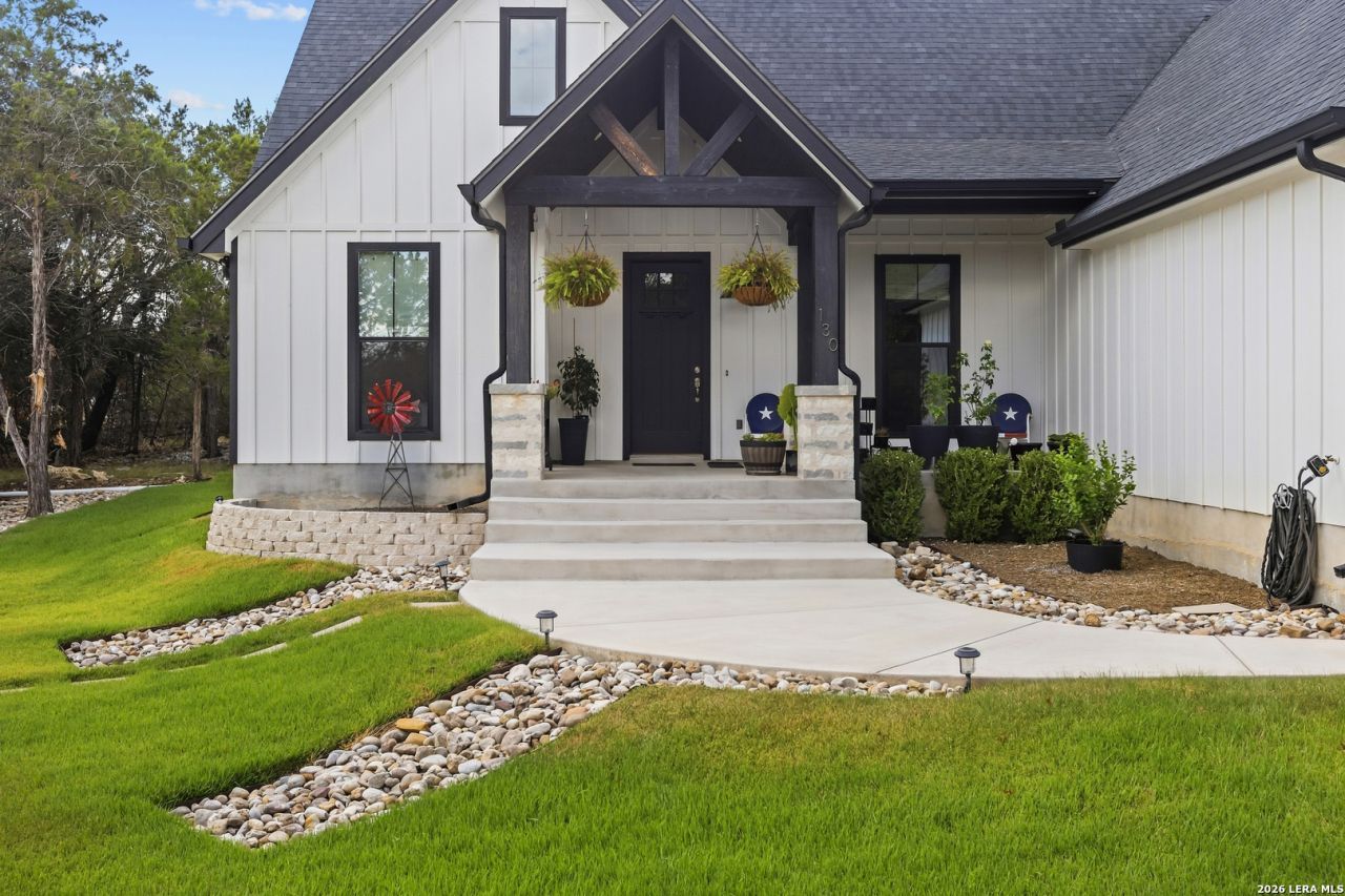 130 Mountain View Trl, Boerne, TX 78006 Main Photo