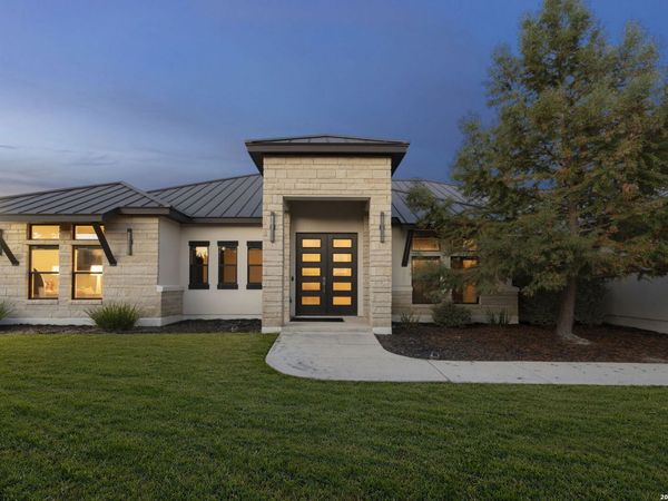 8941 BUCKSKIN DR, Boerne, TX 78006