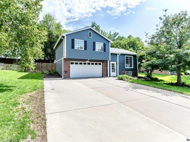 1113 Conestoga Road, Papillion, NE 68046