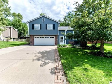 1113 Contestoga Road, Papillion, NE 68046