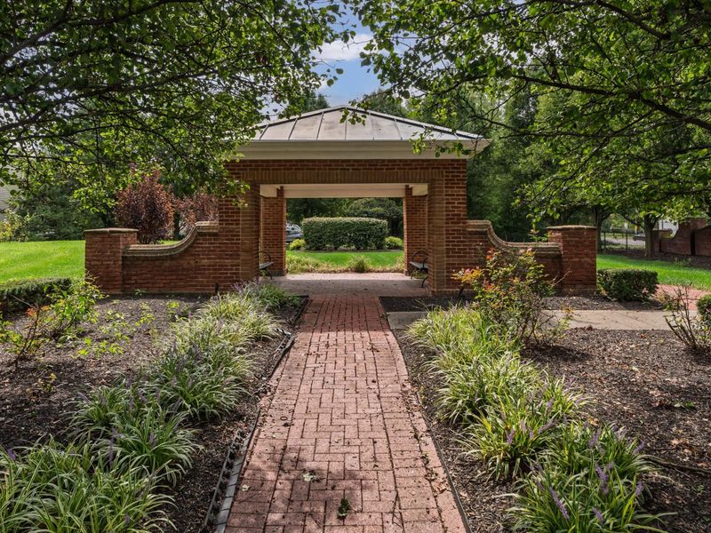 2678 Patenson Drive, Columbus, OH 43219 Photo 6