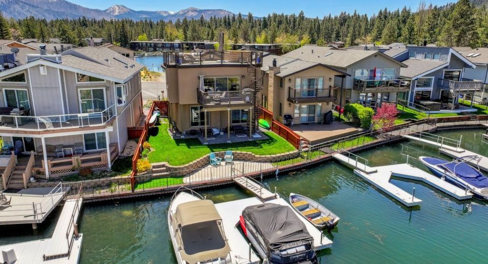 2025 Garmish Court, South Lake Tahoe, CA 96150 Photo